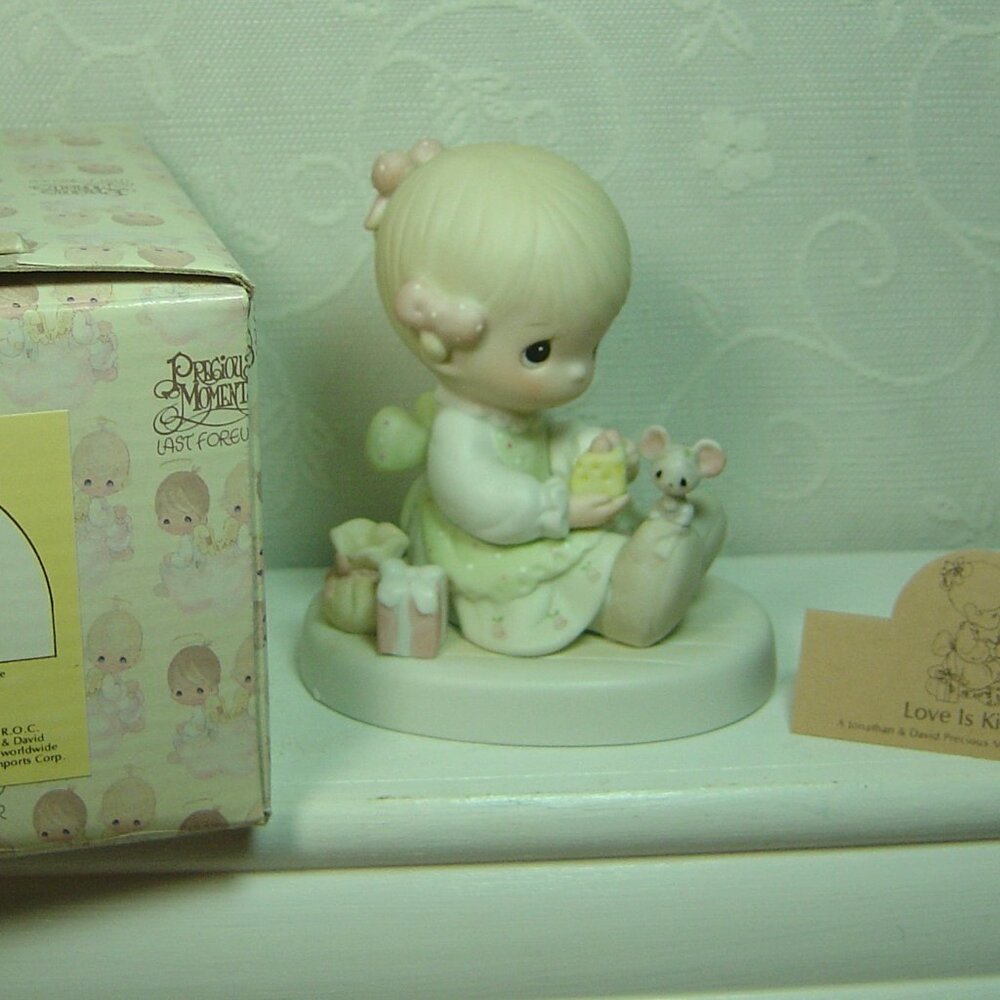 1984 Precious Moments figurine-"Love is Kind"-girl with mouse-#E-5377